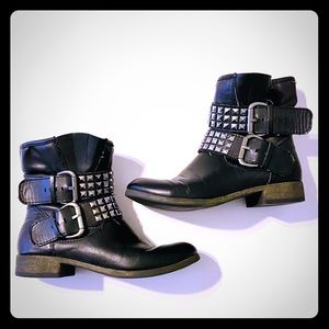 Mossimo Motto Style Boot Size: 5.5